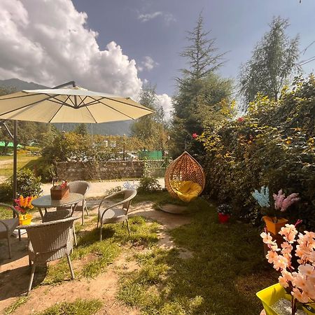 Himalayan Hill Queen Resort, Manali M98160-43400 ภายนอก รูปภาพ