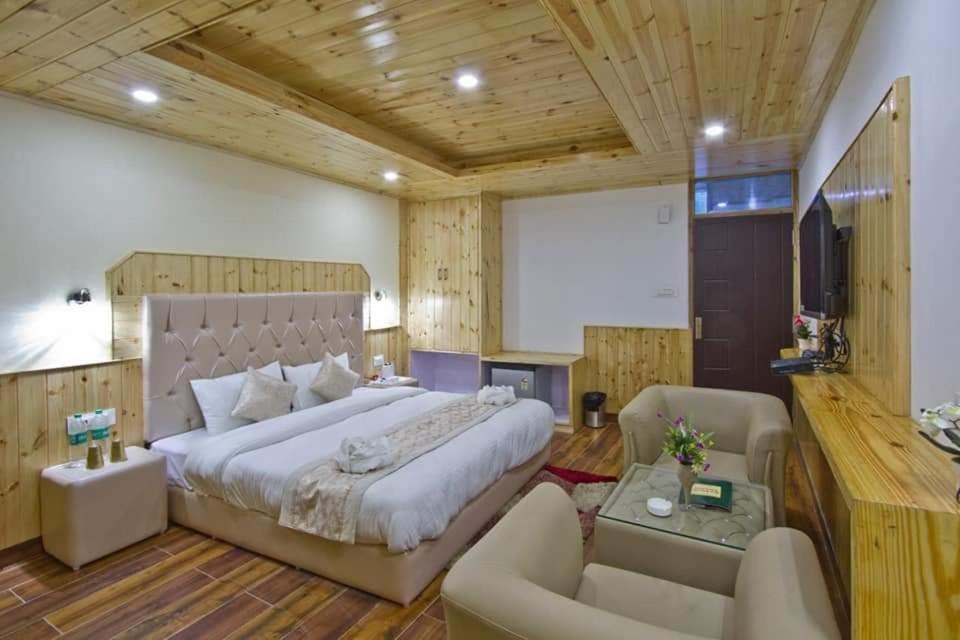 Himalayan Hill Queen Resort, Manali M98160-43400 ภายนอก รูปภาพ