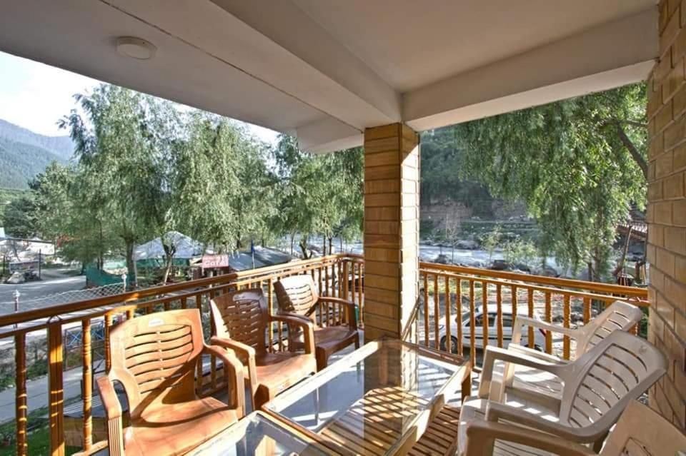 Himalayan Hill Queen Resort, Manali M98160-43400 ภายนอก รูปภาพ