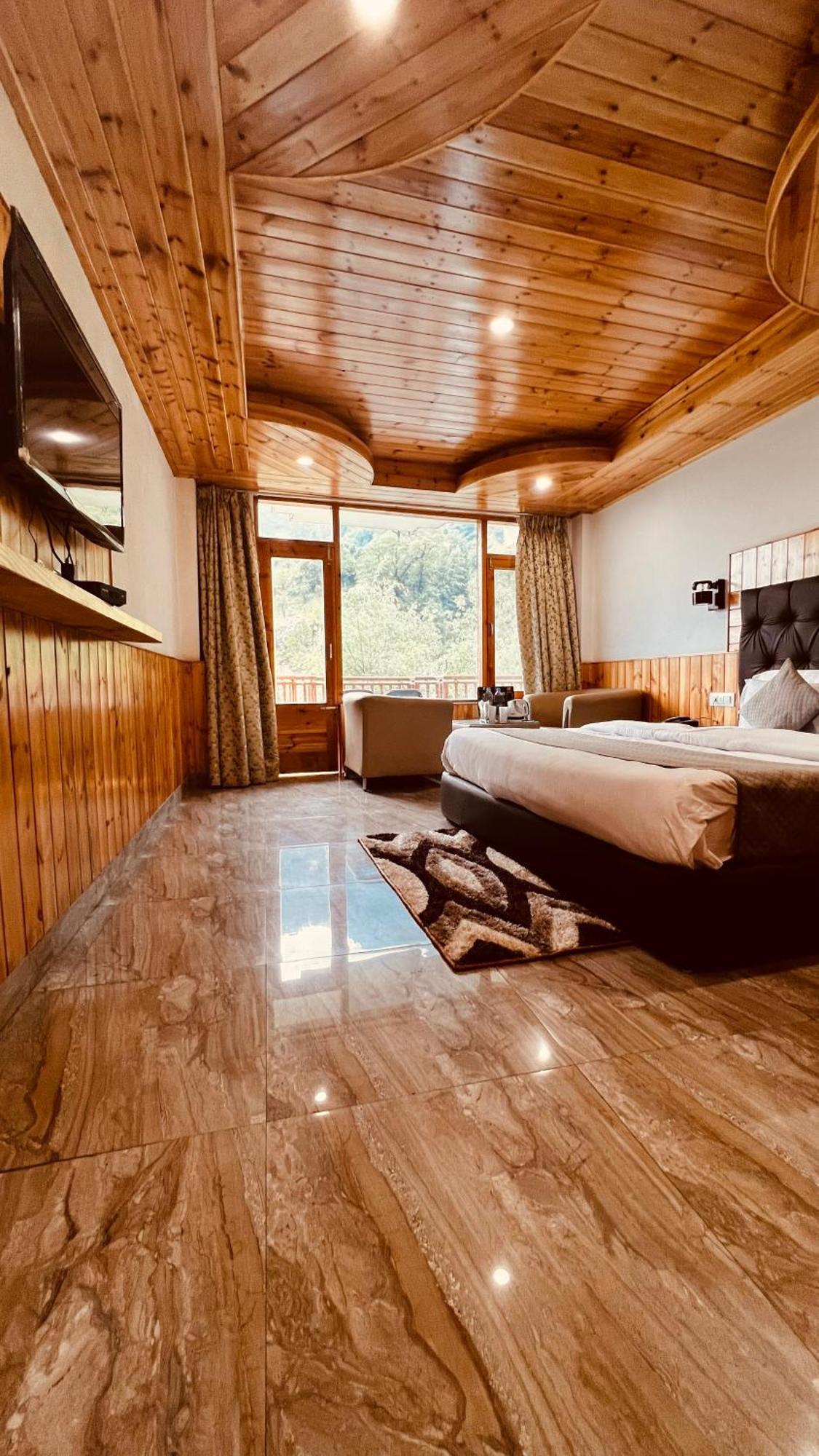 Himalayan Hill Queen Resort, Manali M98160-43400 ภายนอก รูปภาพ