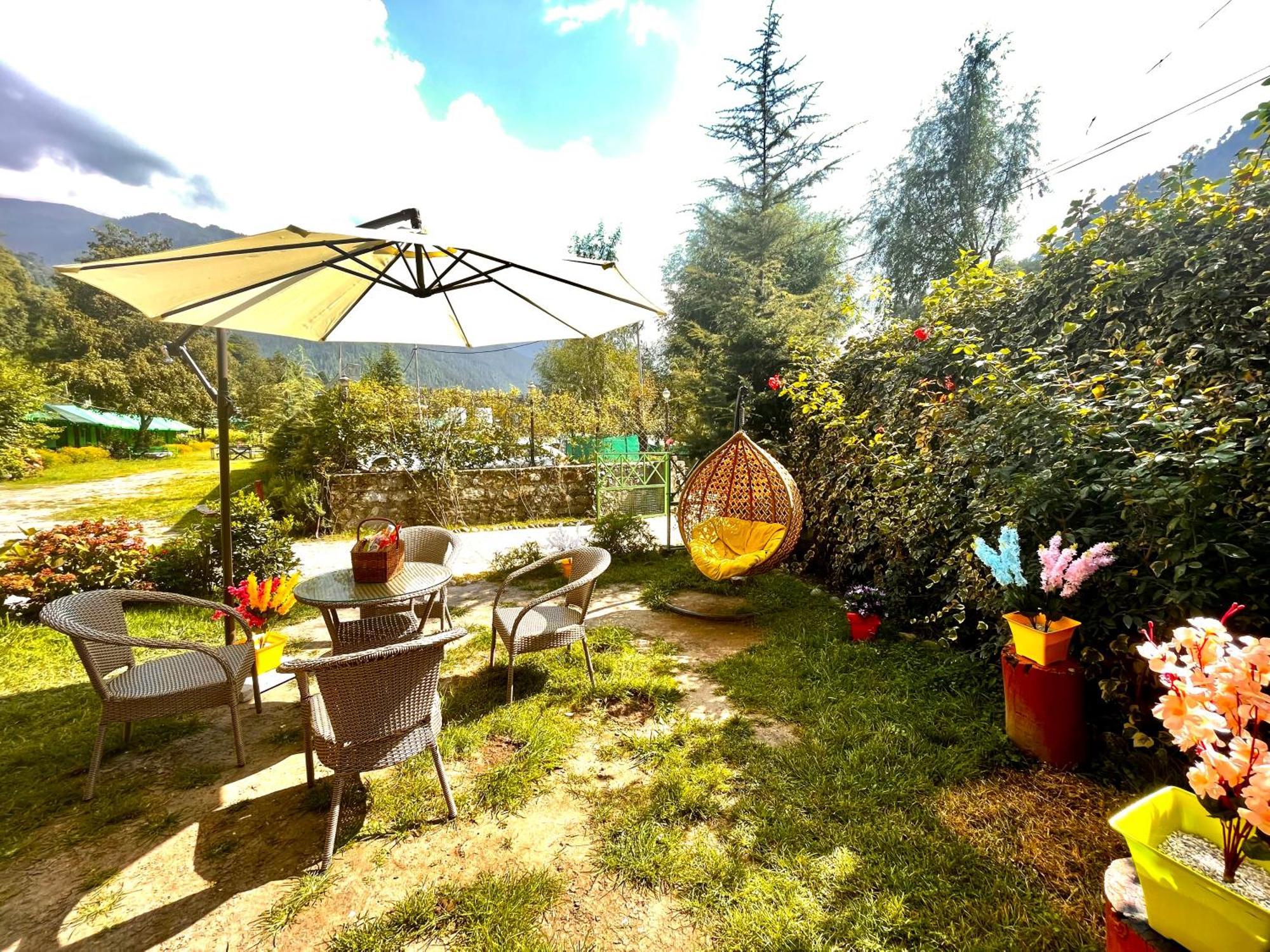 Himalayan Hill Queen Resort, Manali M98160-43400 ภายนอก รูปภาพ