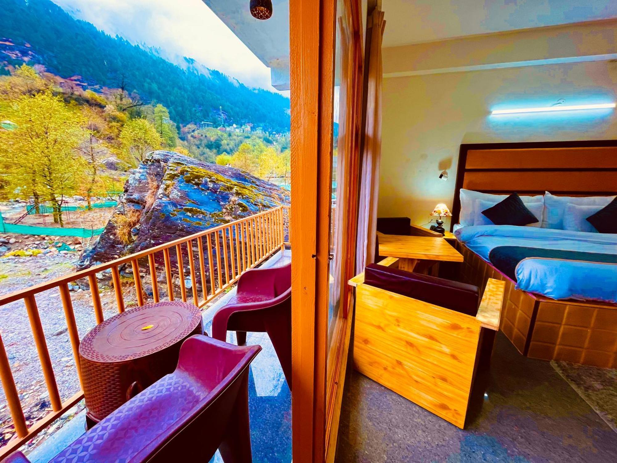 Himalayan Hill Queen Resort, Manali M98160-43400 ภายนอก รูปภาพ